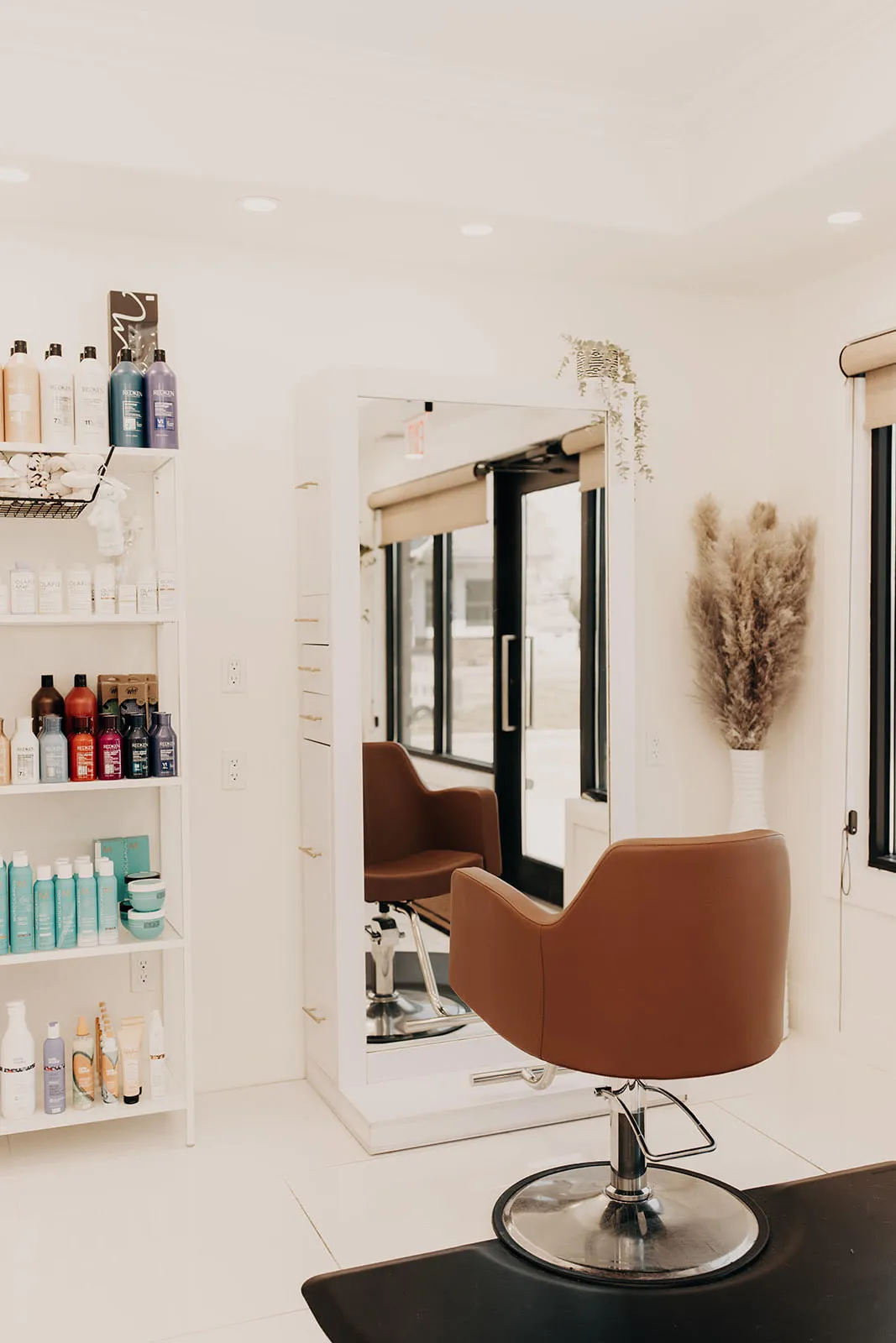 Salon interior at The Blonding Room — photo 4 of 10