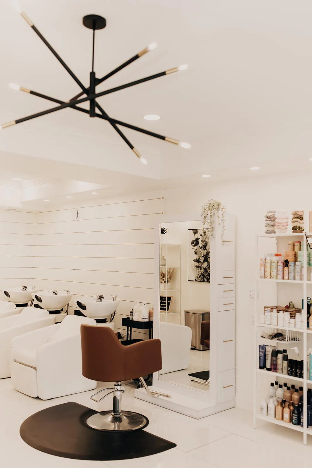 Salon interior at The Blonding Room — photo 6 of 10